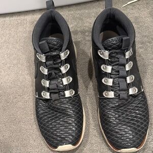 Nike Roshe Run Sneakerboot. Winterized Leather